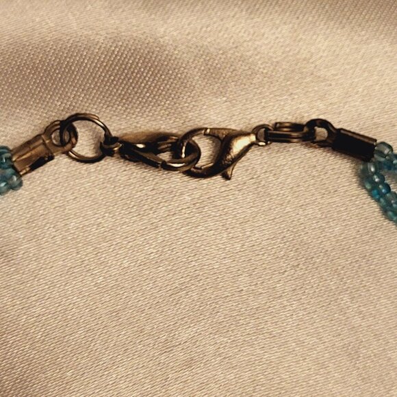 Unique Triple Strand ~ Stone and Bead Necklace ~ Excellent Condition - Picture 4 of 7